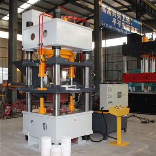 Bull và cừu liếm máy ép gạch thủy lực